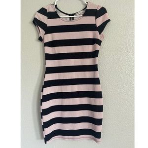 Casual short sleeve dress